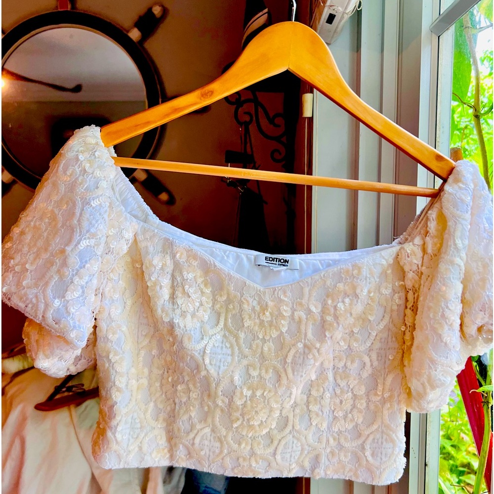 EDITION (EXPRESS) Sequined pouf sleeve crop top.
